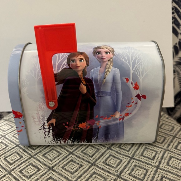 Disney Frozen miniature mailbox. - Picture 3 of 3